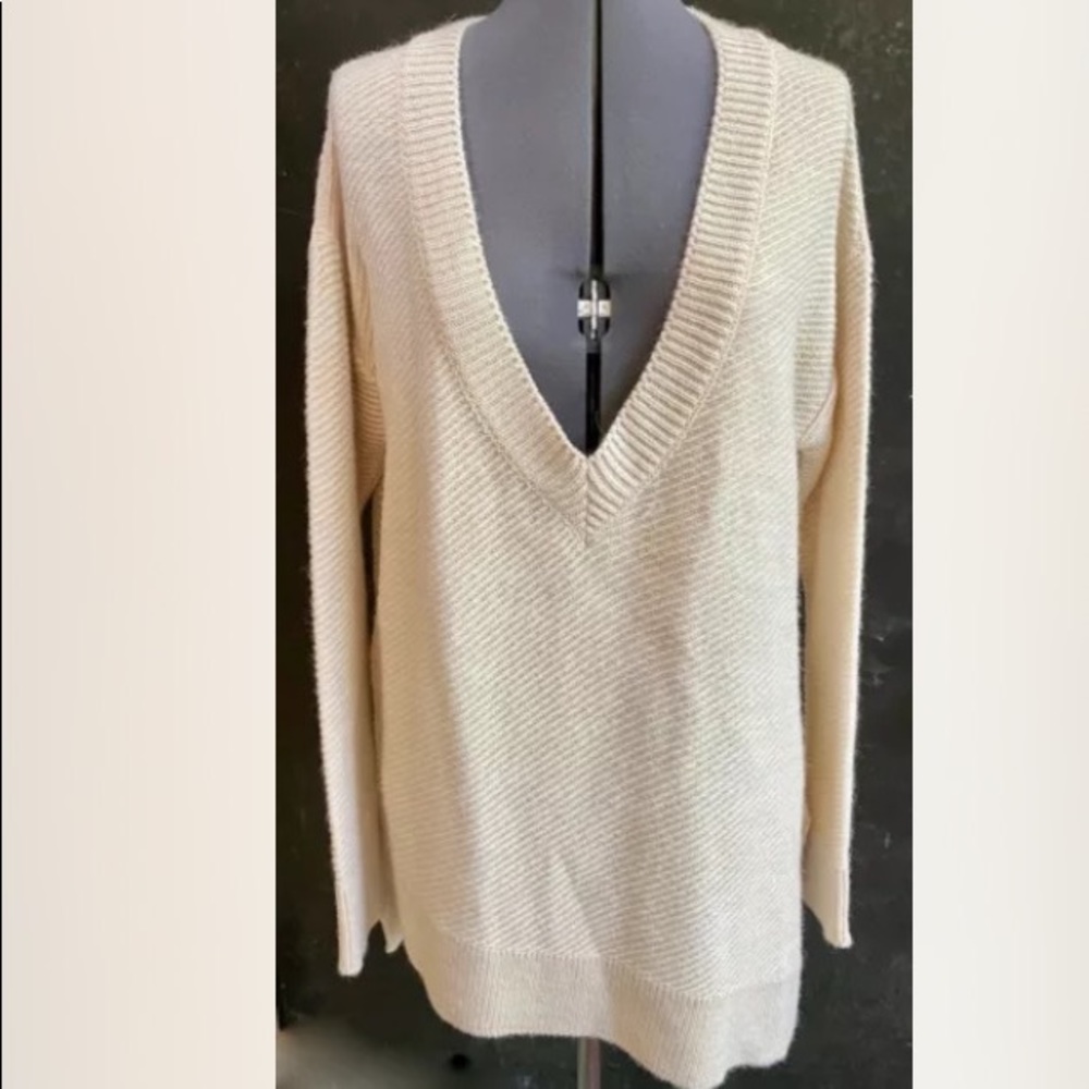 NEW ZARA BEIGE CREAM SWEATER TUNIC LENGTH ASYMMETRICAL DEEP V NECKLINE M NWOT - Picture 1 of 7